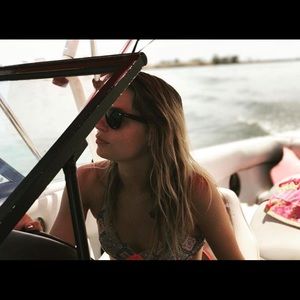 Meet your Posher, Taylor